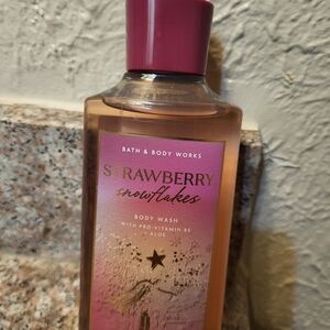 Bath & Body Works Strawberry Snowflakes Body Wash - Pink and Gold